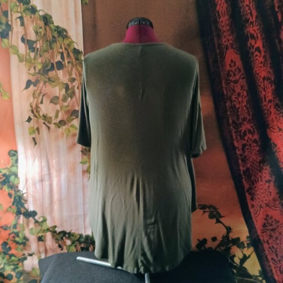 EUC: Torrid Sze. 1 Olive Green Super Soft Knits V-neck Top - Picture 2 of 3